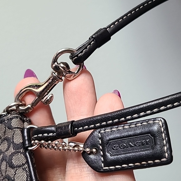 Coach - Signature monogram bucket bag and wristlet set - Picture 17 of 17